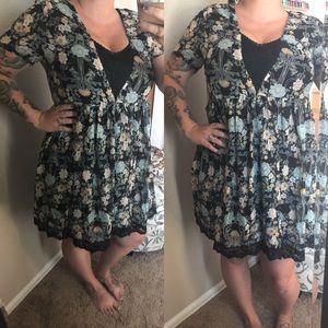 SALE! Super Cute Floral Dress